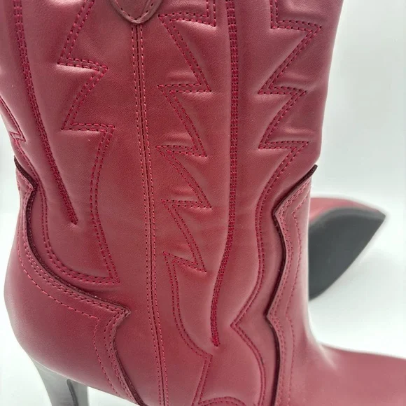 Indigo Red Heeled Boots with Classic Western Elegance - Picture 8 of 12